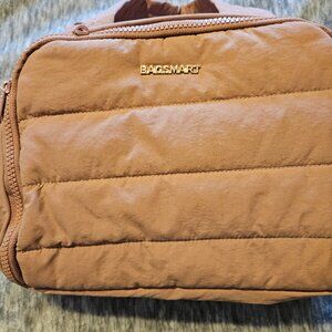 Bagsmart toiletry bag pink